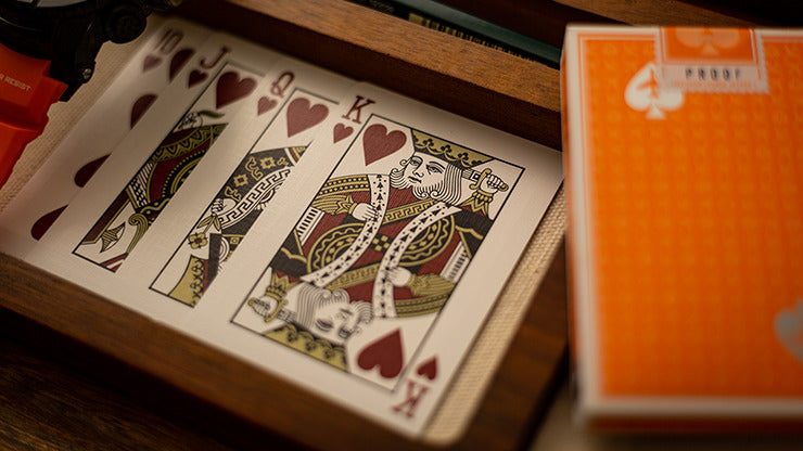 Lounge Edition dans le hangar, Orange avec dos limité par Jetsetter Playing Cards, en vente