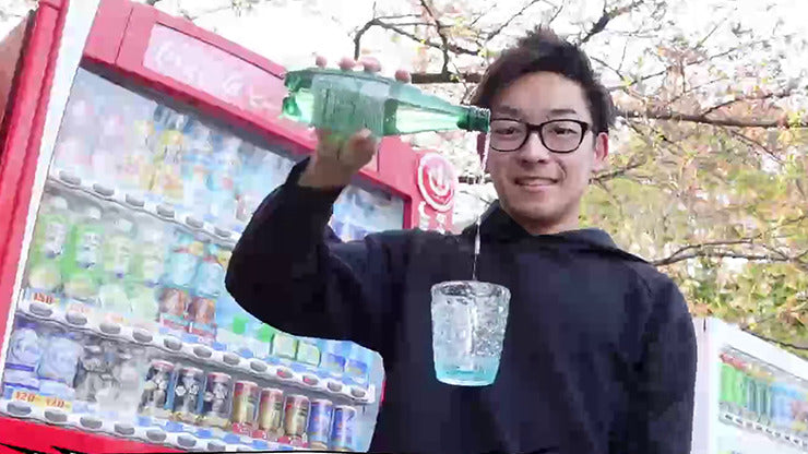 Tasse en verre et acrylique Perfect Airborne, Perrier par Tejinaya Magic