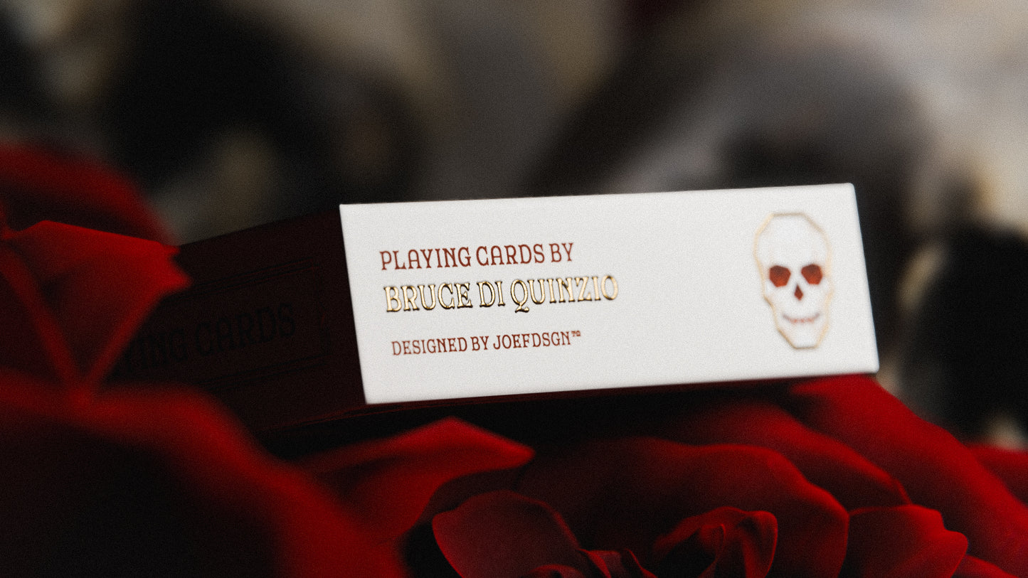 EXCLUSIVITÉ ! Jeu de cartes Skulls and Roses, édition limitée dorée à 100 exemplaires.