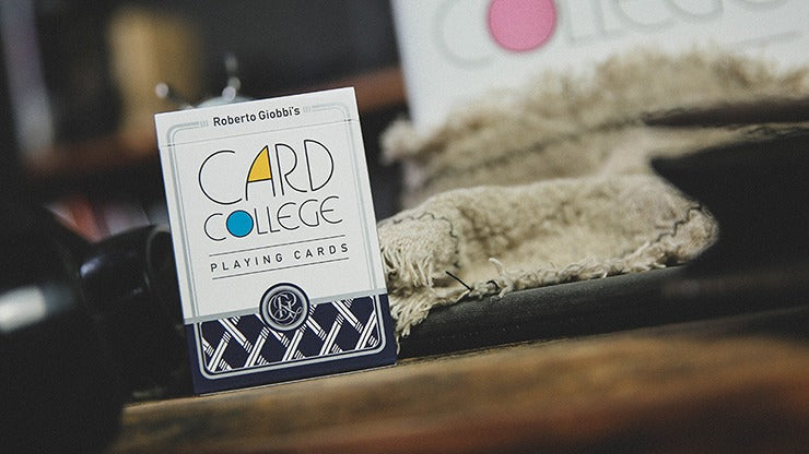 Card College, cartes à jouer bleues par Robert Giobbi et TCC Presents
