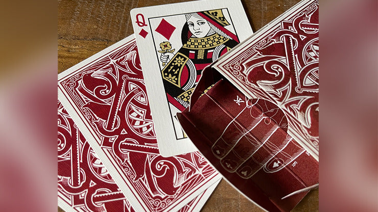 RAVN IIII, cartes à jouer rouges conçues par Stockholm17