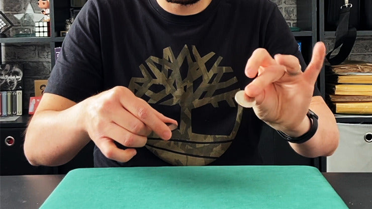 Molécules, gadgets et instructions en ligne par Dave Loosley*