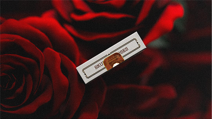 Skulls & Roses Playing Cards (Gilded Edition)
