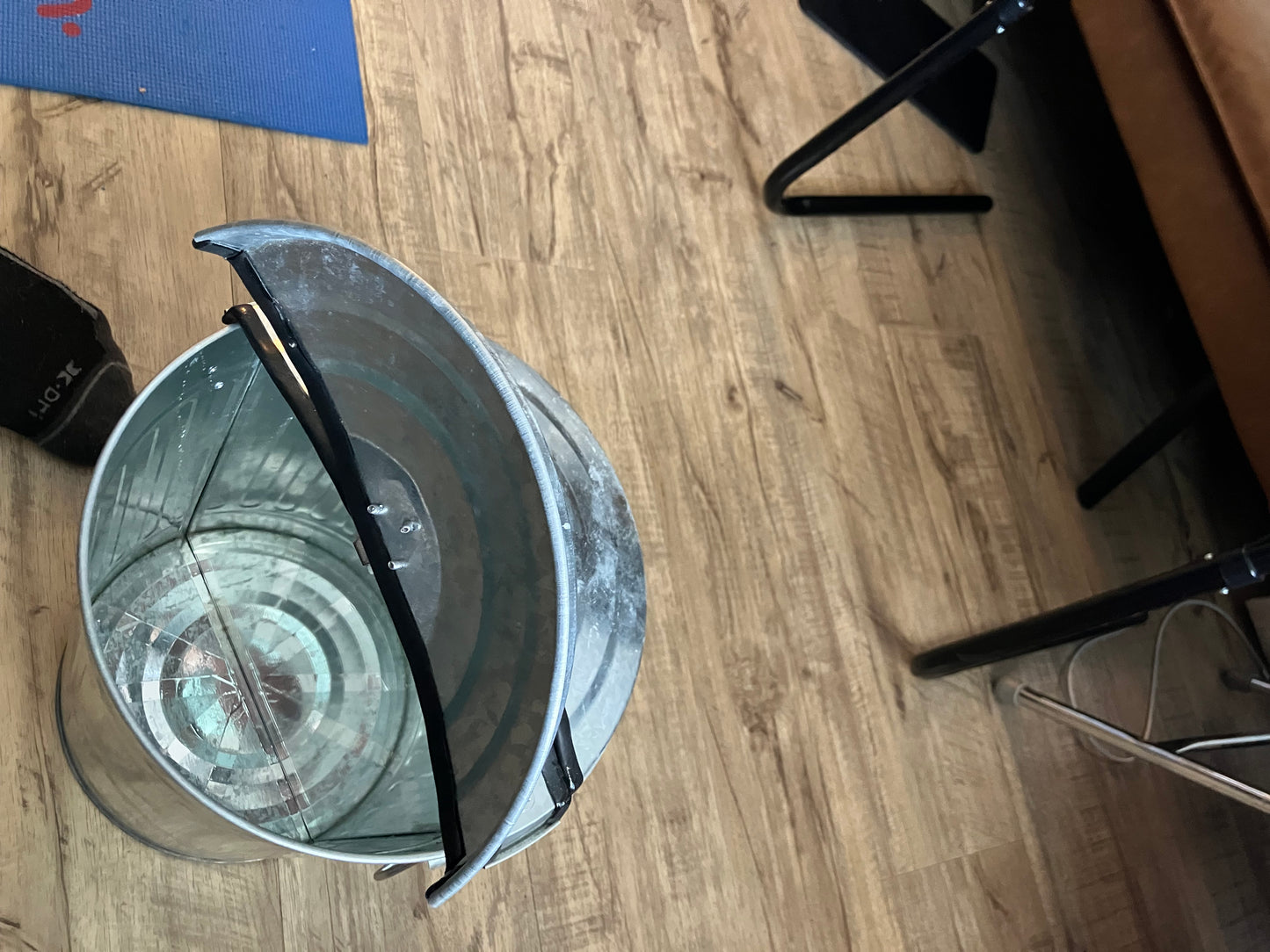 Poubelle miroir