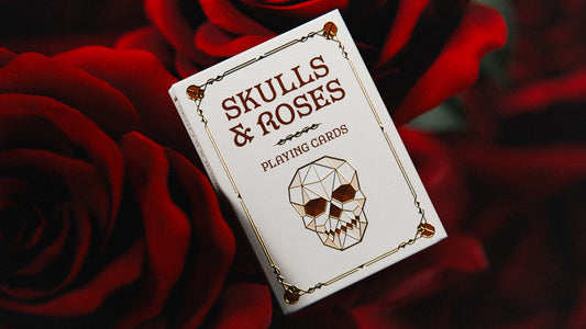 EXCLUSIVITÉ ! Cartes à jouer Skulls and Roses